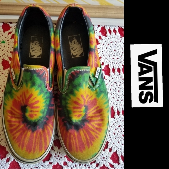 VANS Classic Slip-On Shoes
(Tie Dye)